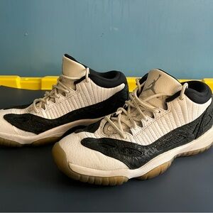 Jordan 306006-100 Size 5.5 Women